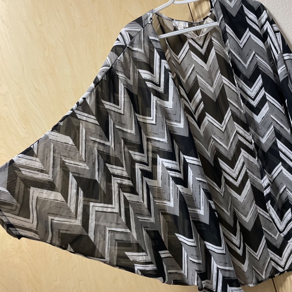 Women Medium Shawl Batwing Sheer Open Front Cardigan - Picture 2 of 5